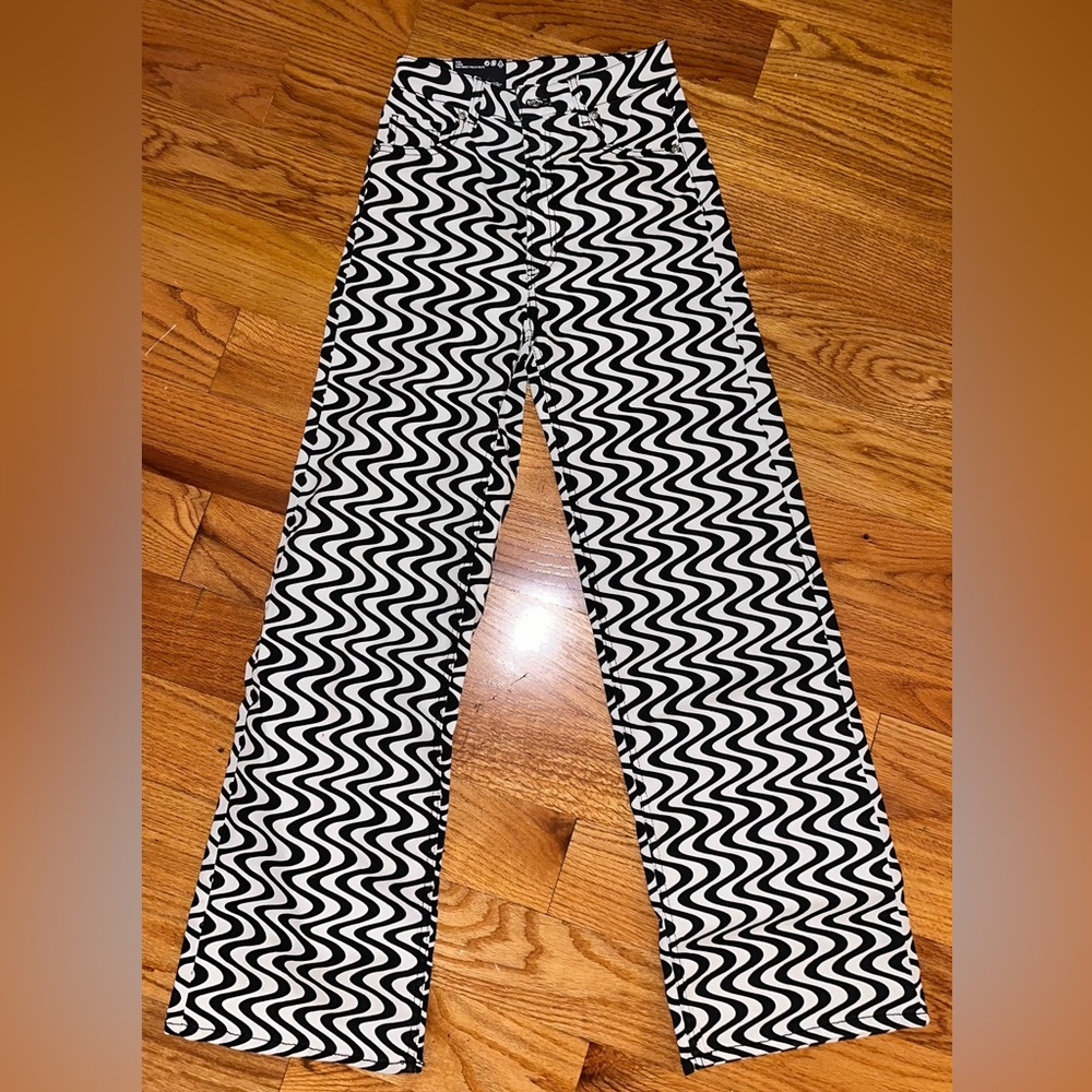 *NWT* H&M - Black & White Funky Print High Waisted Wide Leg Pants - Size 4
